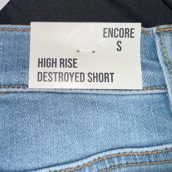 High Rise Shorts - Picture 3 of 4